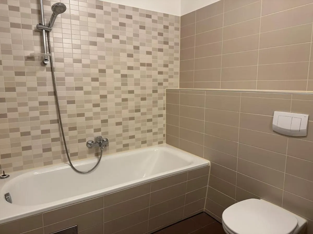 2Br, Balcony, Central, Danube, U6 & S-Bahn - Axara Housing Brn 22 Vienna Apartment