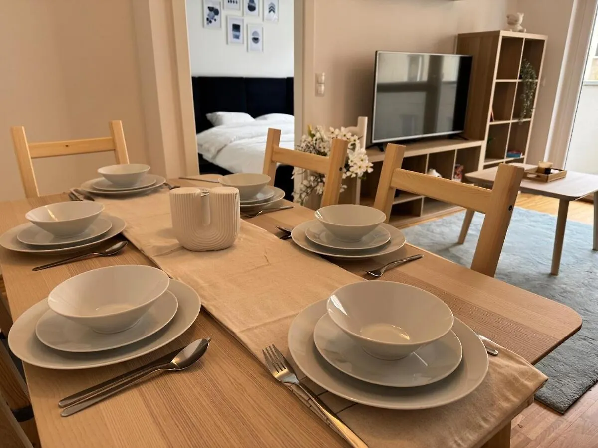 2Br, Balcony, Central, Danube, U6 & S-Bahn - Axara Housing Brn 22 Vienna Apartment
